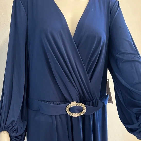 Elegant Navy Blue Maxi Dress - Picture 2 of 6